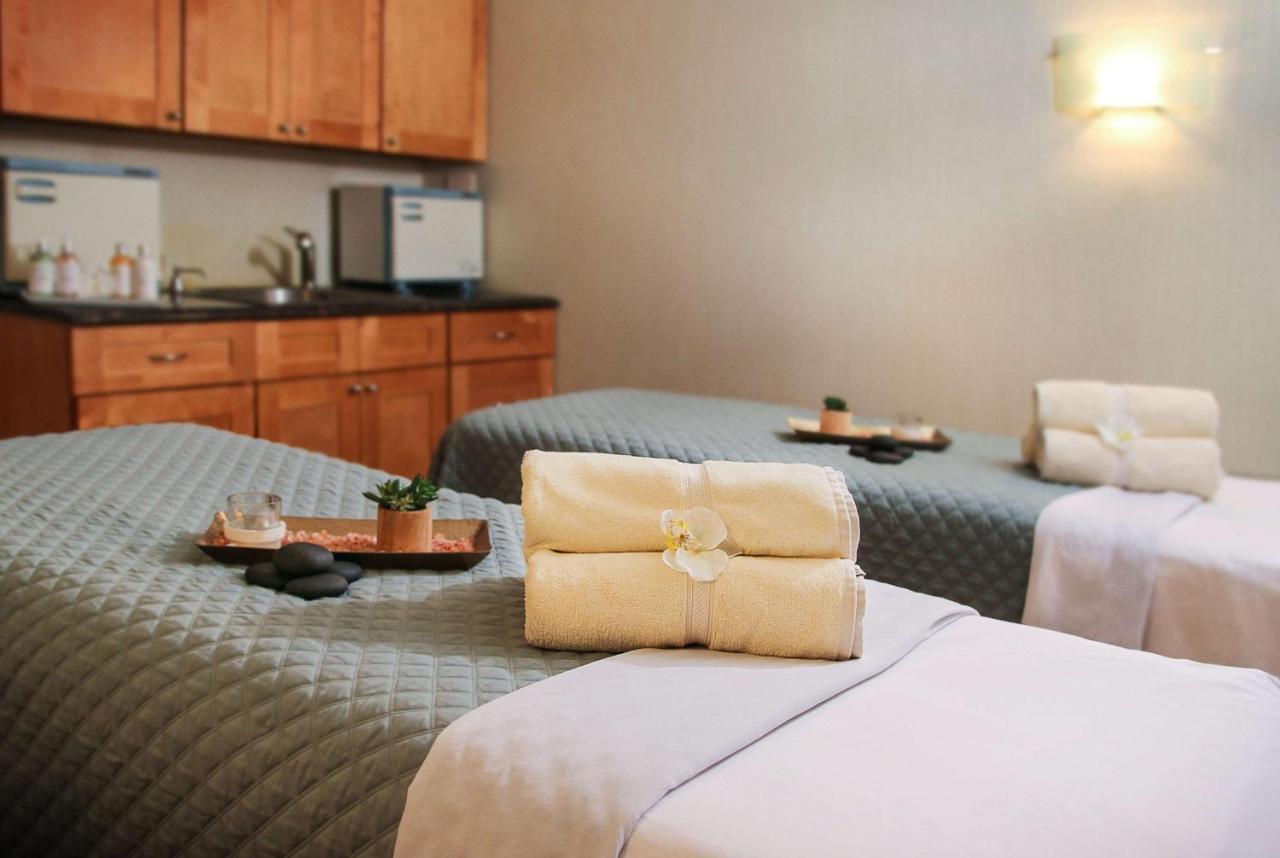 Viana Hotel And Spa, Trademark Collection By Wyndham Westbury Bagian luar foto
