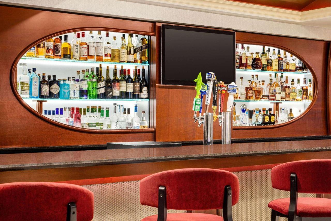 Viana Hotel And Spa, Trademark Collection By Wyndham Westbury Bagian luar foto