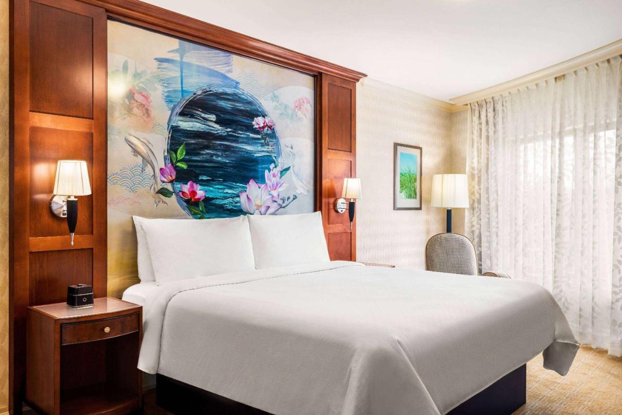 Viana Hotel And Spa, Trademark Collection By Wyndham Westbury Bagian luar foto