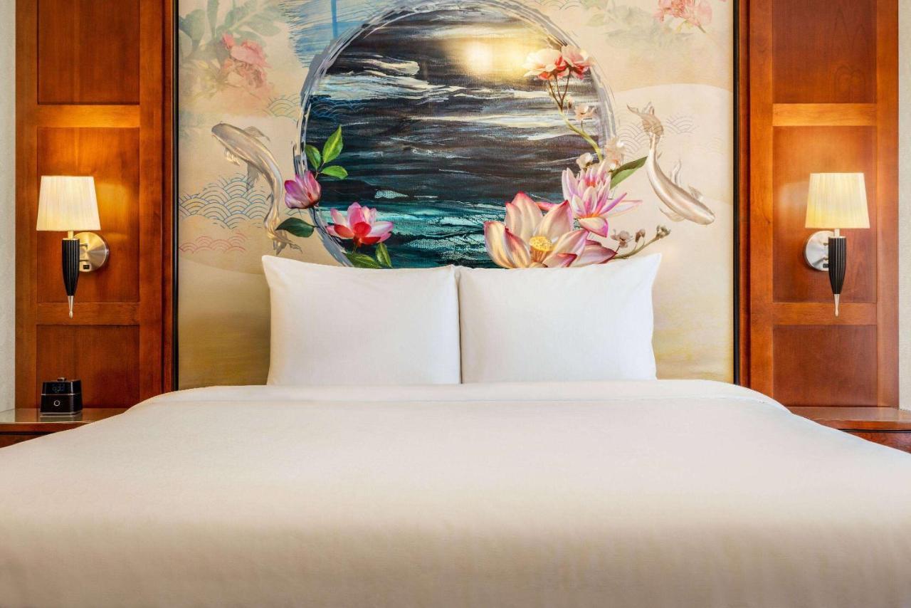 Viana Hotel And Spa, Trademark Collection By Wyndham Westbury Bagian luar foto