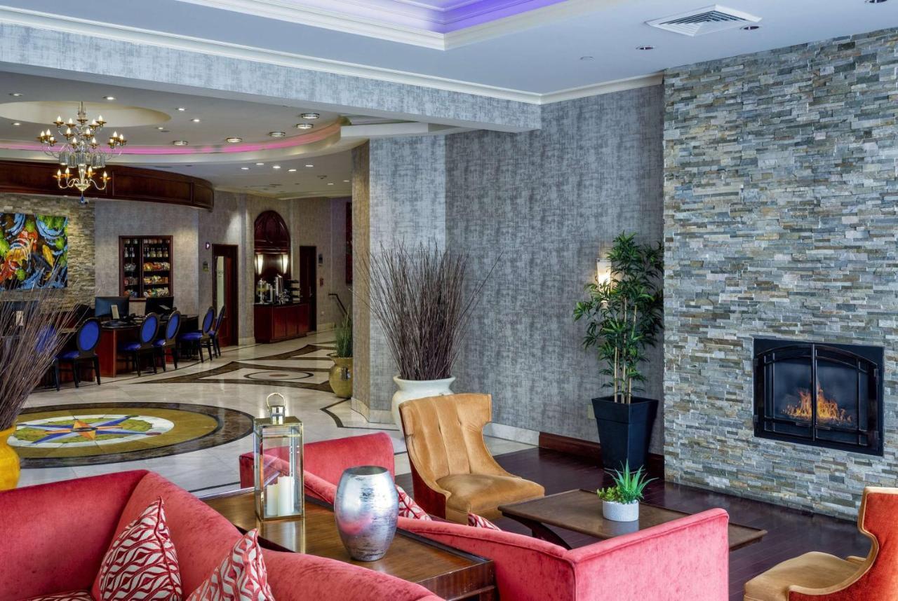 Viana Hotel And Spa, Trademark Collection By Wyndham Westbury Bagian luar foto