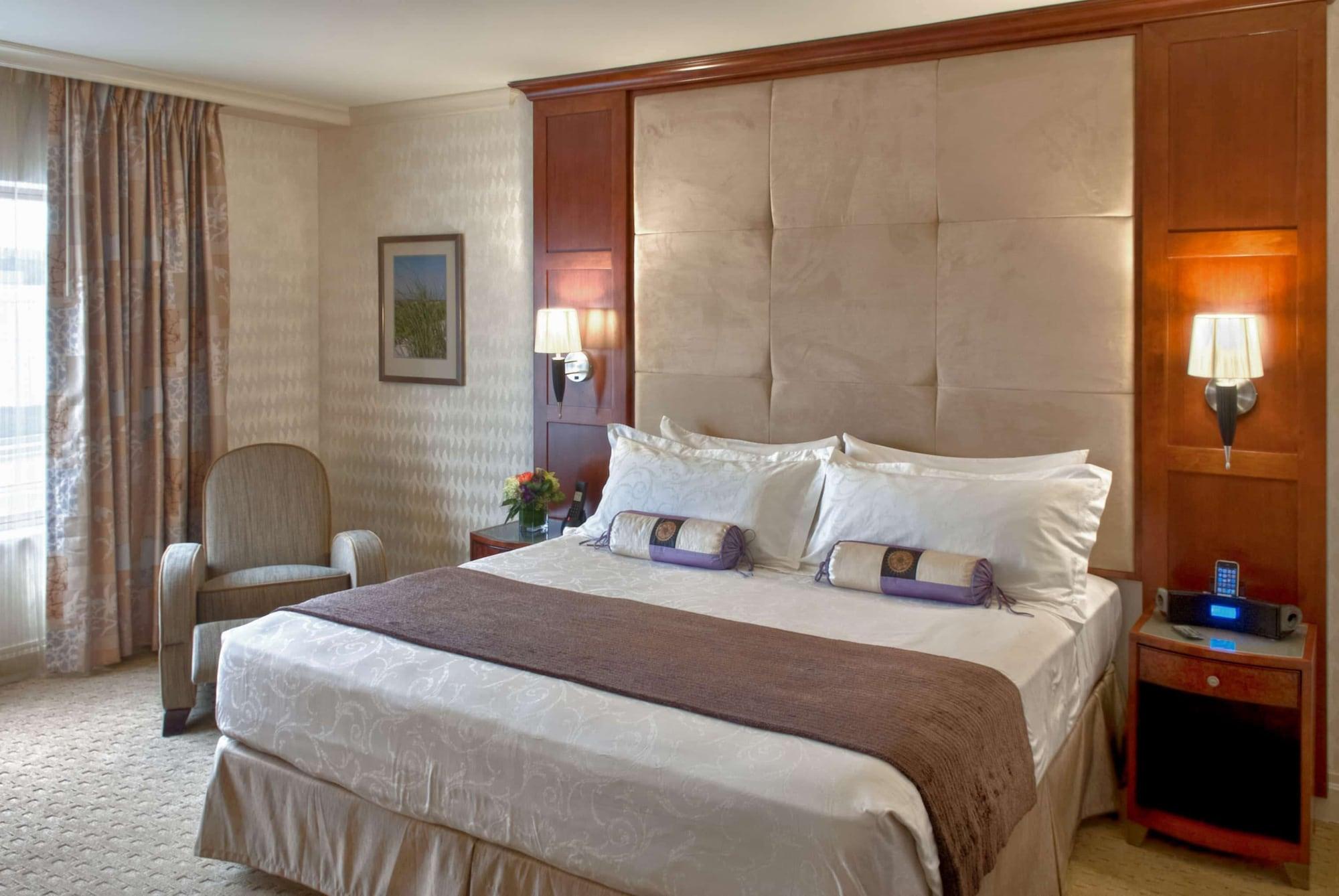 Viana Hotel And Spa, Trademark Collection By Wyndham Westbury Bagian luar foto