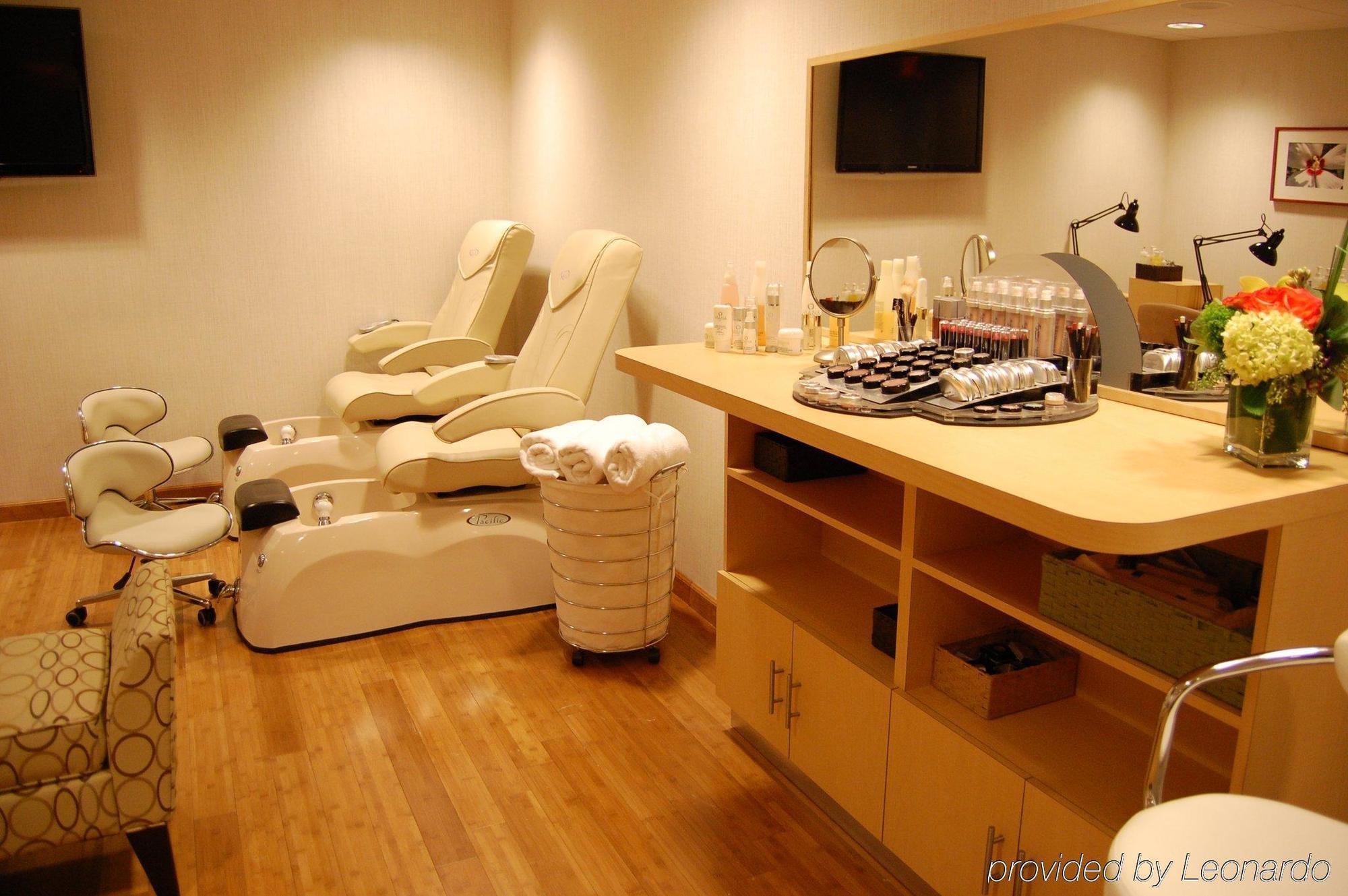 Viana Hotel And Spa, Trademark Collection By Wyndham Westbury Bagian luar foto